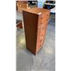 Image 2 : VINTAGE 5 DRAWER SLIM DRESSER