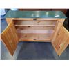 Image 3 : MAPLE AND GREEN CUPBOARD