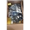 Image 2 : 2 BOXES OF BEAUTY SET, PLUSH FIGURES AND JEWELRY