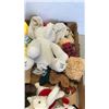 Image 8 : 2 BOXES OF BEAUTY SET, PLUSH FIGURES AND JEWELRY