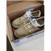 Image 3 : PAIR OF SHOES SIZE 8 AND SNAP ON BOOTS SIZE 8