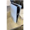 Image 8 : PAIR OF NEW PLATEAU SPEAKER STANDS