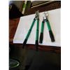 Image 1 : 2 NEW EXTENDABLE PRUNERS