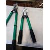 Image 4 : 2 NEW EXTENDABLE PRUNERS