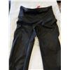 Image 2 : NEW PAIR OF SPANX FAUX LEATHER PANTS