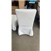 Image 5 : SETOF FOUR DINING CHAIRS