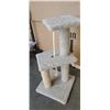 Image 2 : 3 TIER CAT TREE