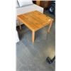 Image 1 : SQUARE COFFEE TABLE