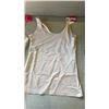 Image 2 : 2 NEW SPANX TANK TOPS SIZE MEDIUM