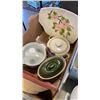Image 2 : LOT OF COLLECTIBLE HAND PAINTED PORCELAIN AND MORE