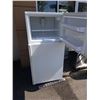 Image 2 : KENMORE SPECIAL EDITION WHITE FRIDGE AND FREEZER