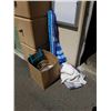 Image 1 : LOT OF PICNICKING SUPPLIES