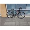 Image 1 : BLACK MOUNTAIN TOUR BIKE