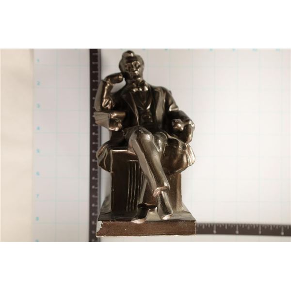 ABRAHAM LINCOLN METAL STATUE 3 1/4" X 4" X 7" TALL