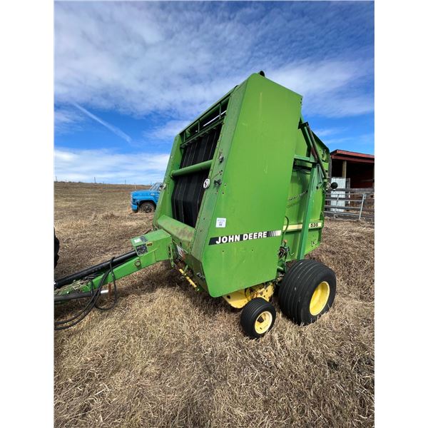 535 John Deere Round Baler