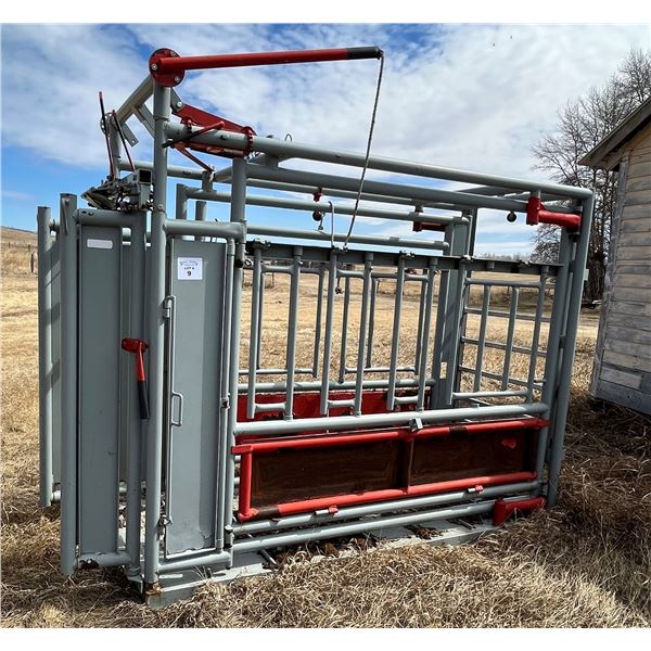 PV Mart cattle squeeze