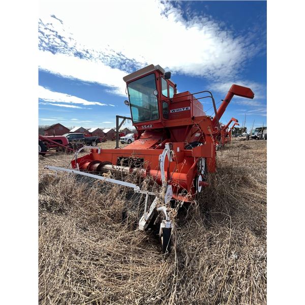 5542 Cockshutt combine (Running)