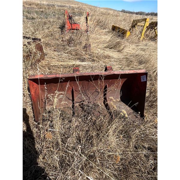 Leon 636 Loader & Bucket