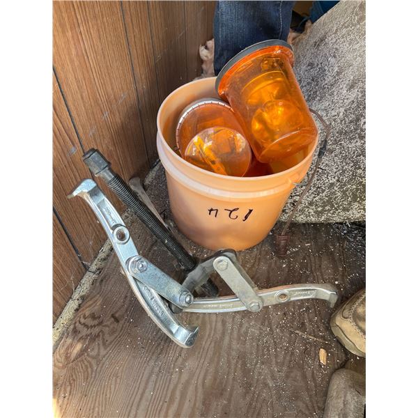 Large gear puller & lights