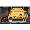 Image 2 : 13" DEWALT THICKNESS PLANER MODEL DW735