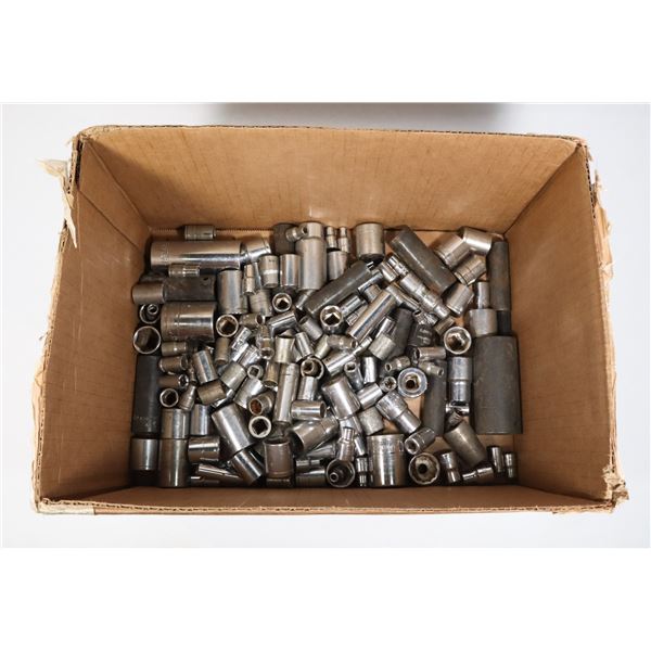 LARGE LOT OF METRIC SOCKETS