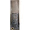 Image 1 : LOT OF 5 METRO SHELVES - NO LEGS, ONE SHELF DAMAGED