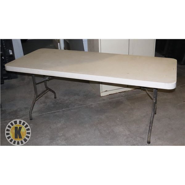 6' LONG PLASTIC FOLDING TABLE