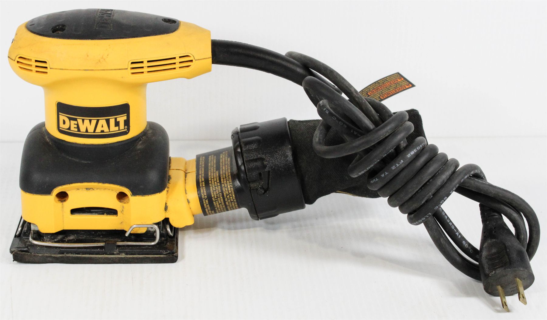 DEWALT DV26441 1/4 SHEET PALM SANDER