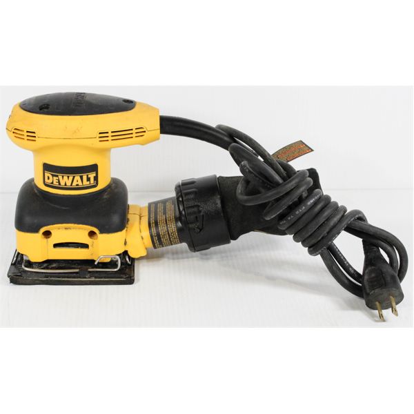 DEWALT DV26441 1/4 SHEET PALM SANDER