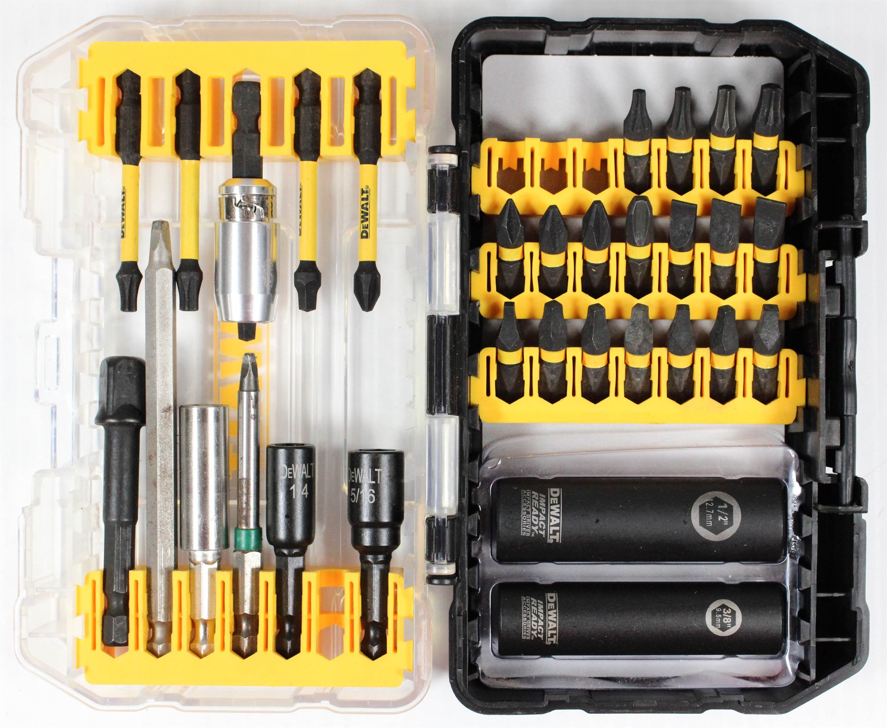 DEWALT BIT & SOCKET SET IN PROTECTIVE CASE