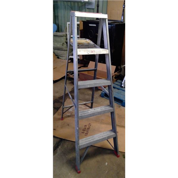 5' aluminum ladder
