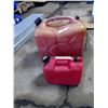 Image 2 : 2 jerry cans ( 5 and 1 gallon)