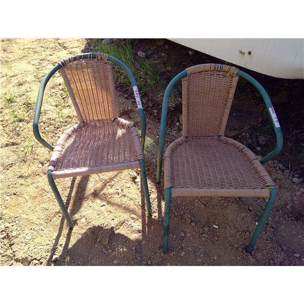 2 exterior chairs