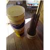 Image 1 : 5 buckets (20l (4), 10l (1) and roll of chicken wire