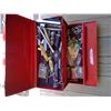 Image 1 : Toolbox with contents