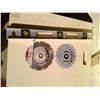Image 1 : level and 2 7-7.25 sawblades