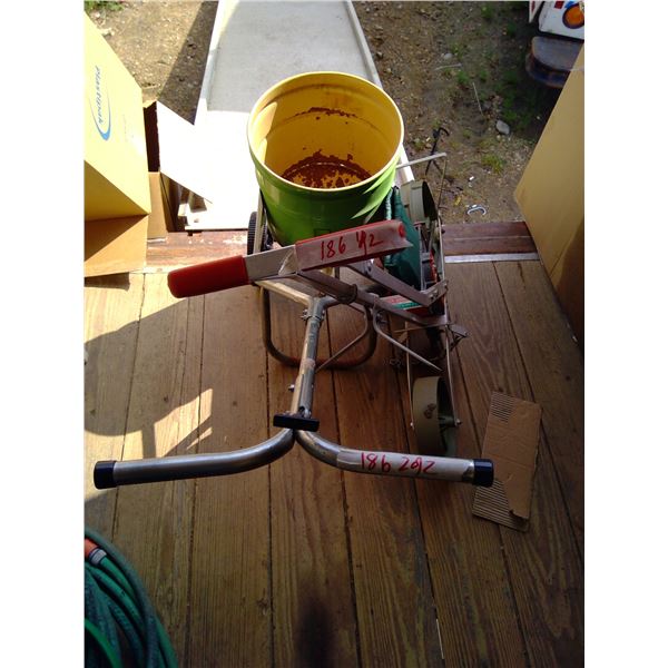 Garden seeder and fertilizer spreader Schmalz Auctions