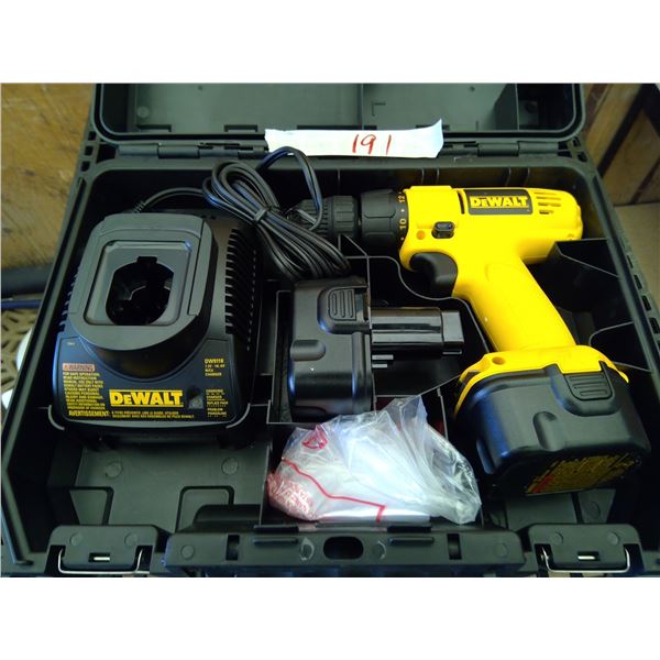 Dewalt drill ( 2 batt and charger) in case