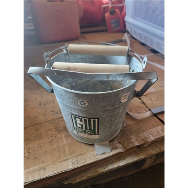 mop pail (like new)