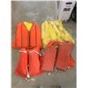Image 1 : 4 life jackets