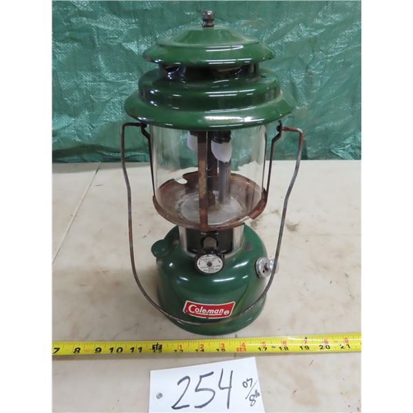 Coleman lantern - Model:220K