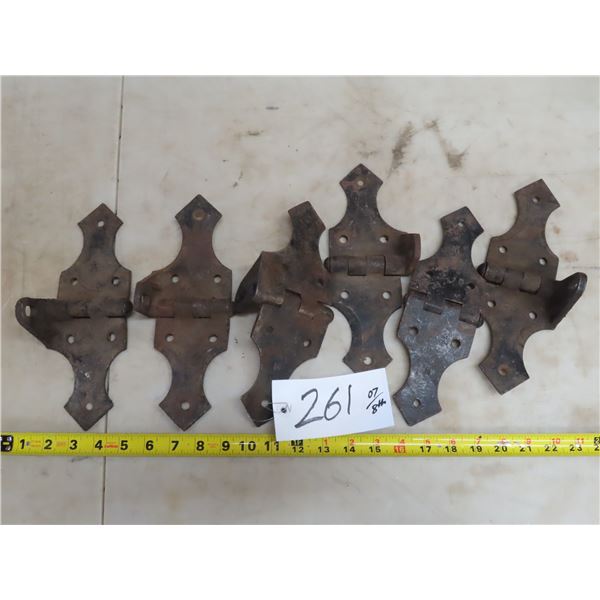 Set of 6 gothic looking hinges