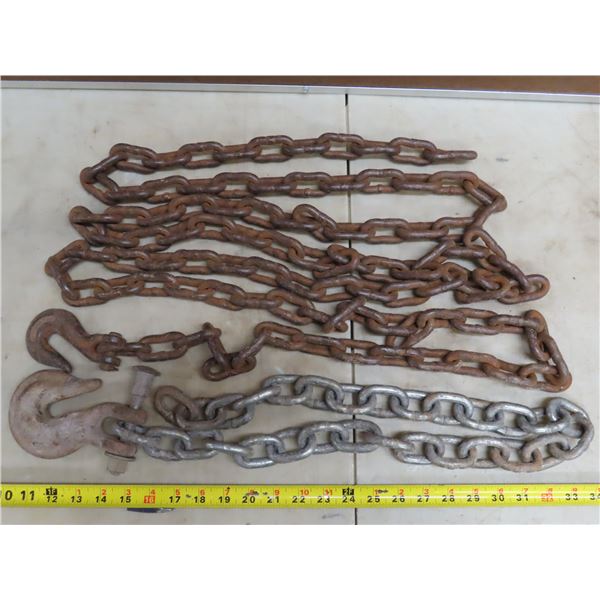 14ft chain + Smaller chain (Both have hooks)