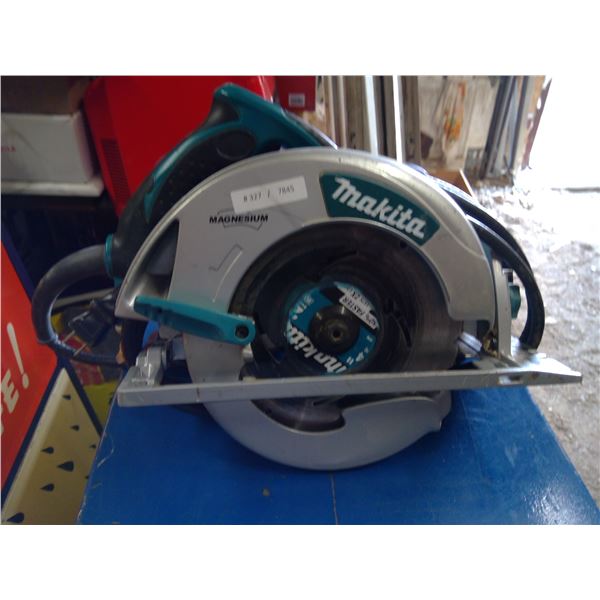 Nice Makita circular saw