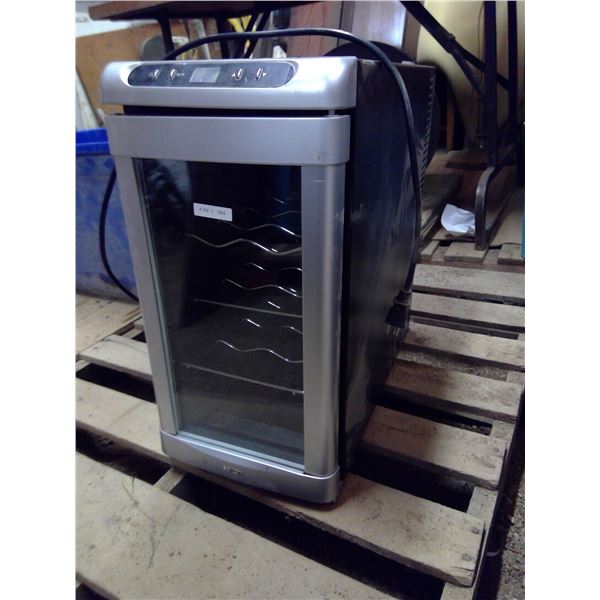 Small wine fridge  works well