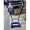 Image 2 : Push lawn mower