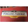 Image 1 : Pittsburg Penguins street sign