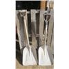 Image 1 : 2 aluminum shovels