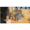 Image 1 : lot of assorted screwdrivers