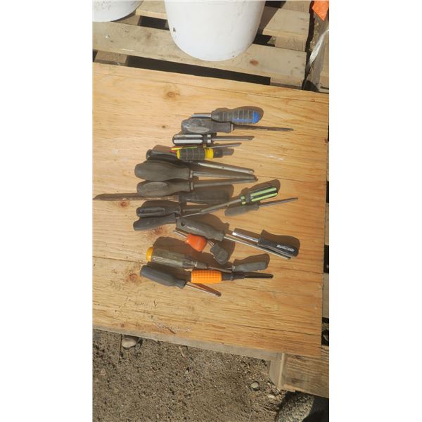 lot of assorted screwdrivers